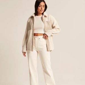 Abercrombie & Fitch Elevated Trim Sherpa Shirt Jacket (Size Small; Color Cream)